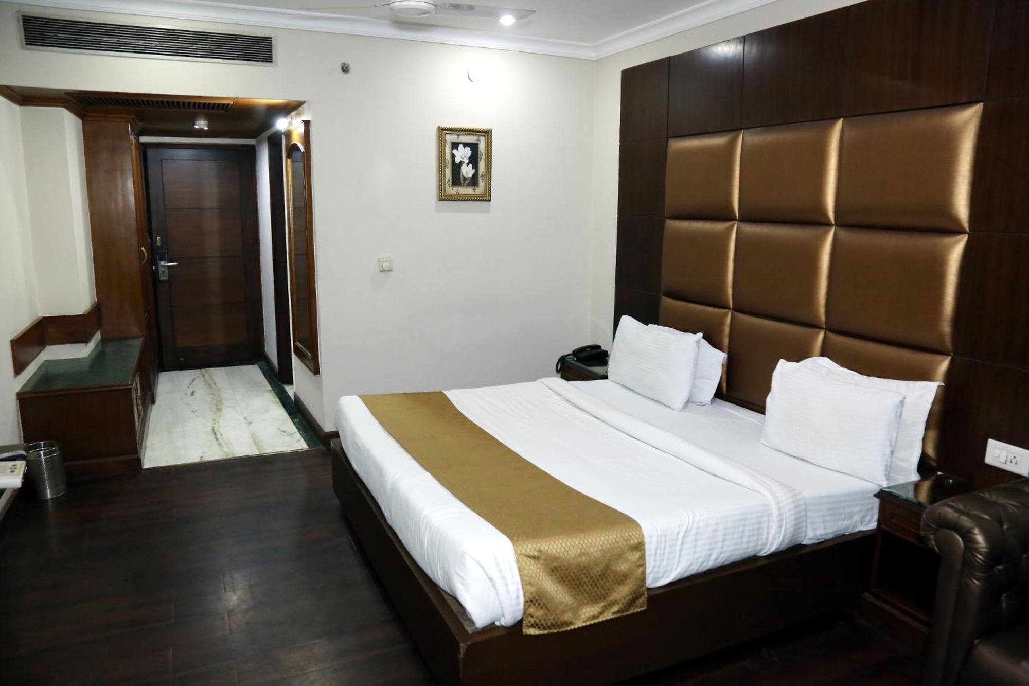 Hotel Imperial Executive Ludhiana Exterior foto