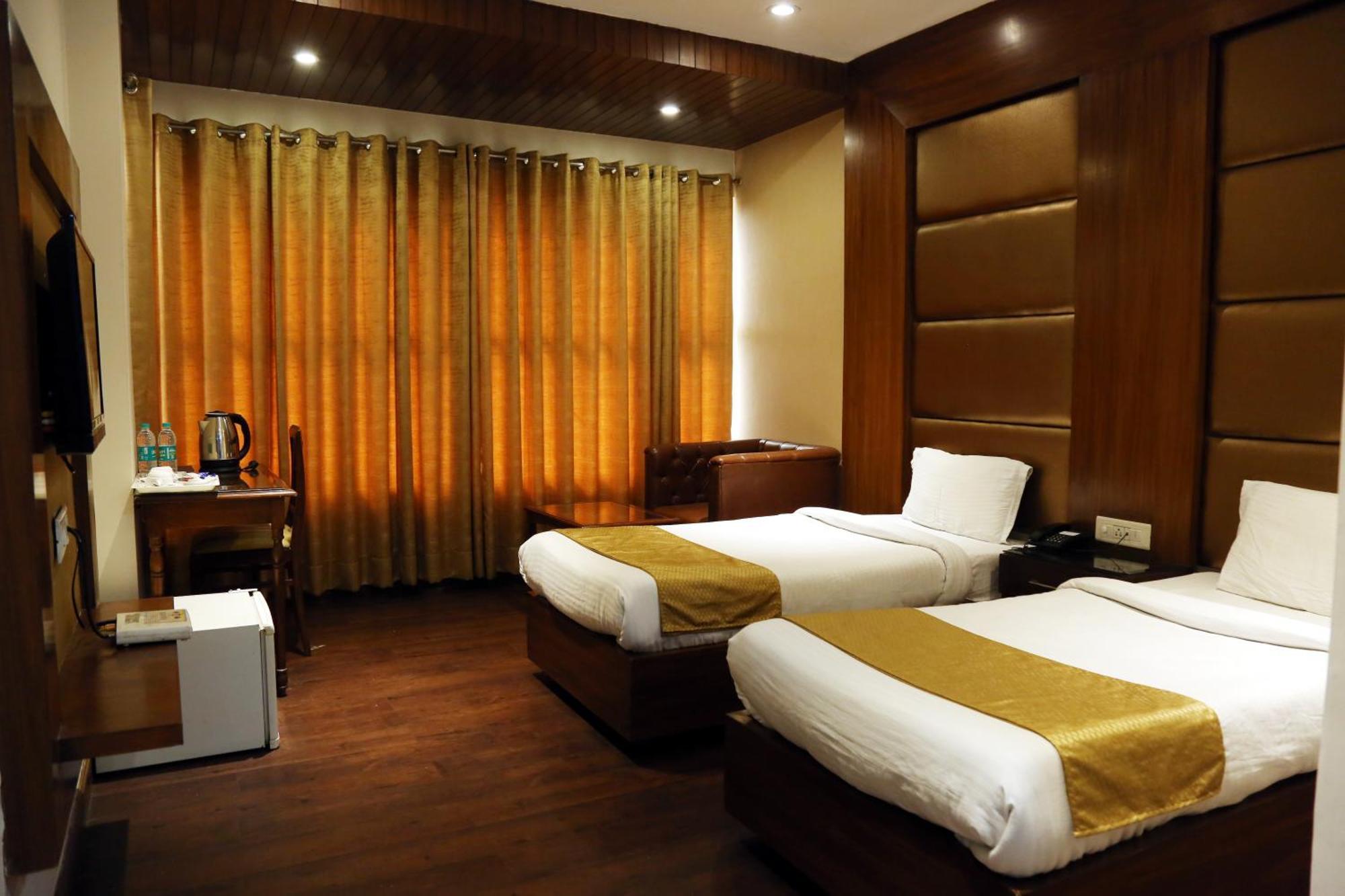 Hotel Imperial Executive Ludhiana Exterior foto