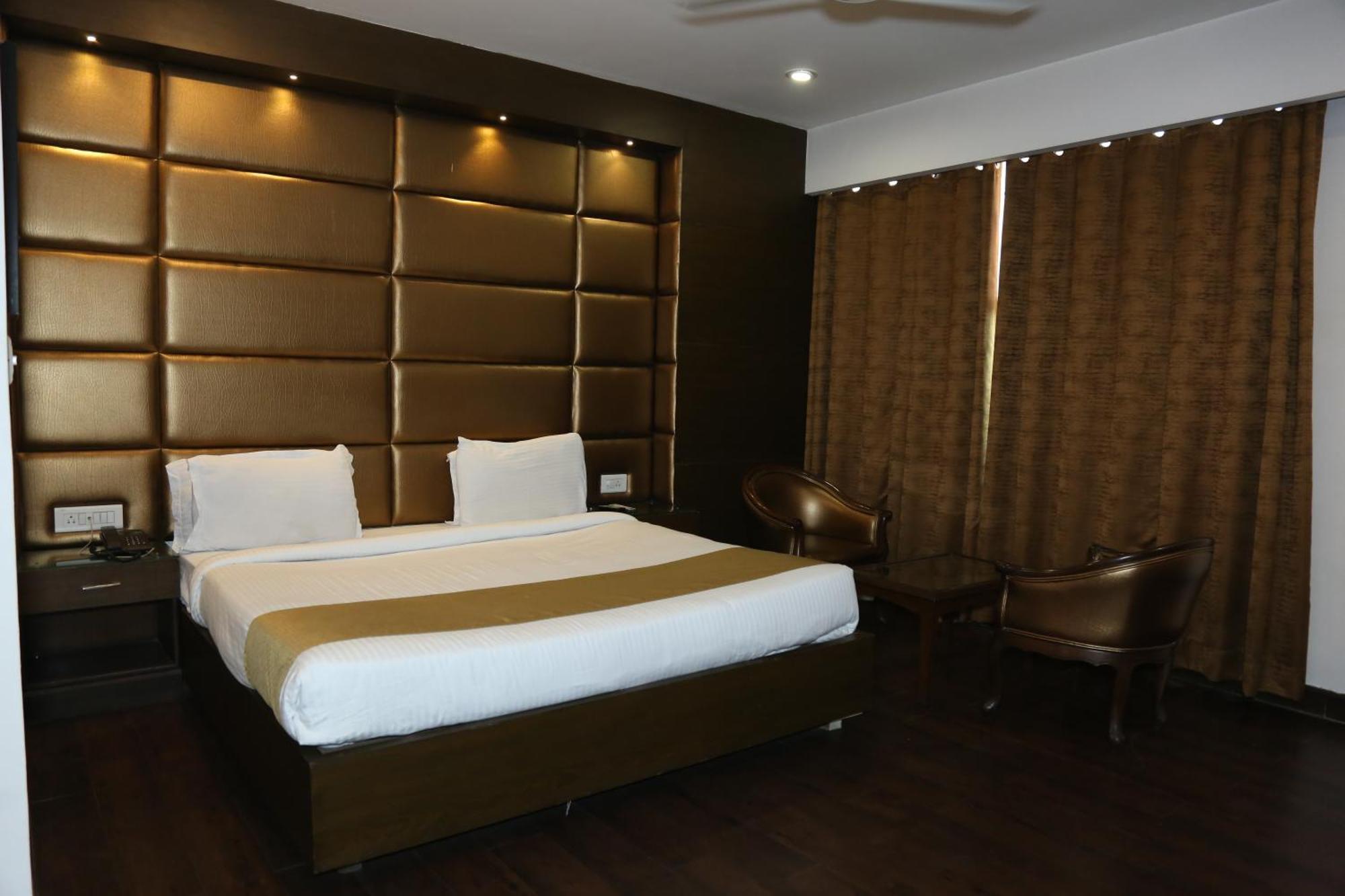 Hotel Imperial Executive Ludhiana Exterior foto