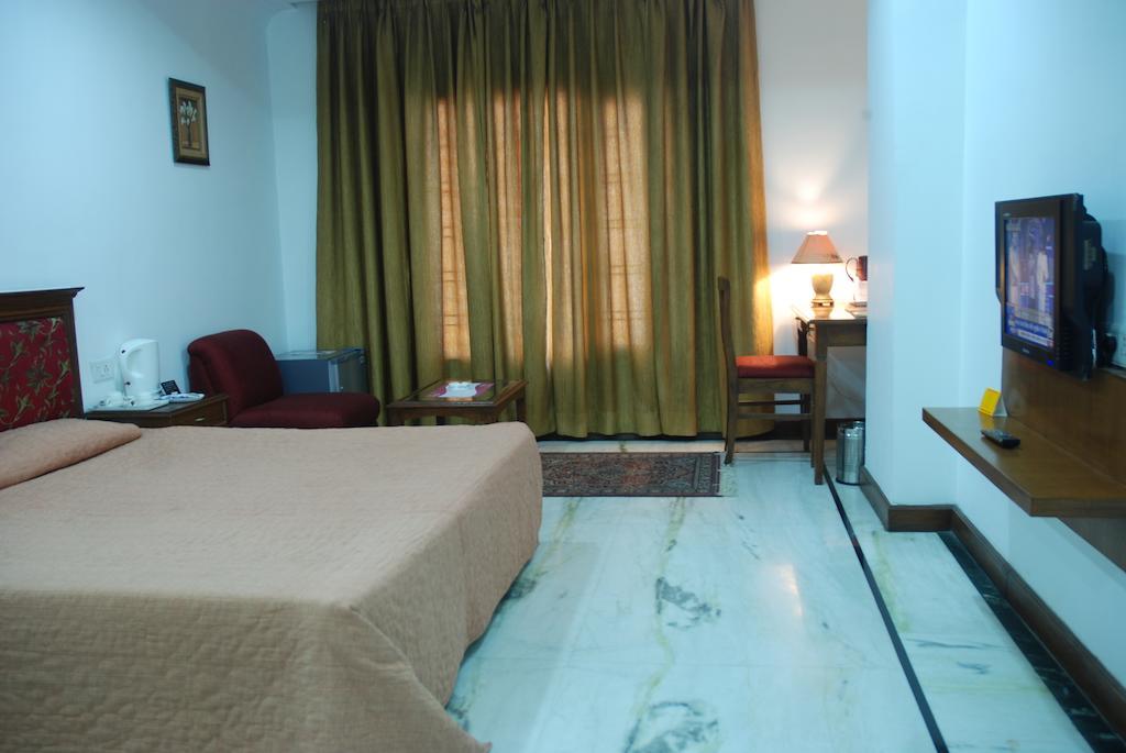 Hotel Imperial Executive Ludhiana Exterior foto